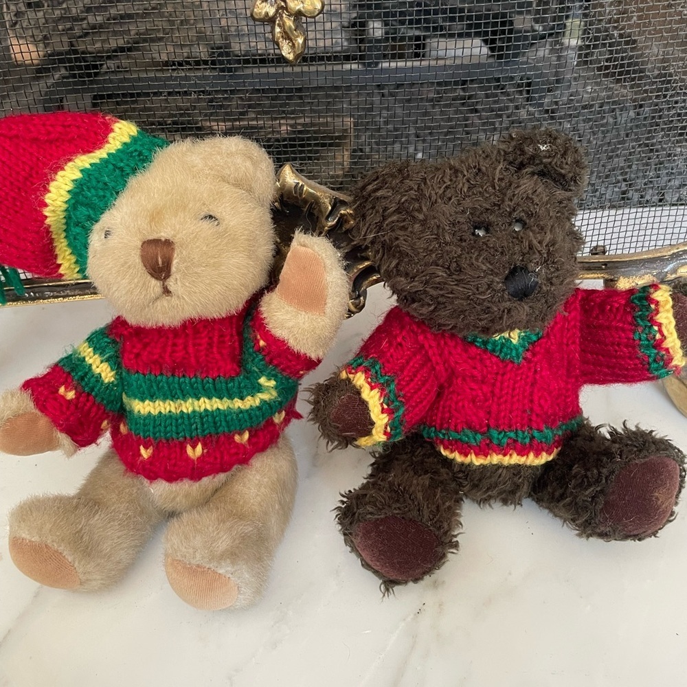 Vtg hugfun Christmas teddy bear pair